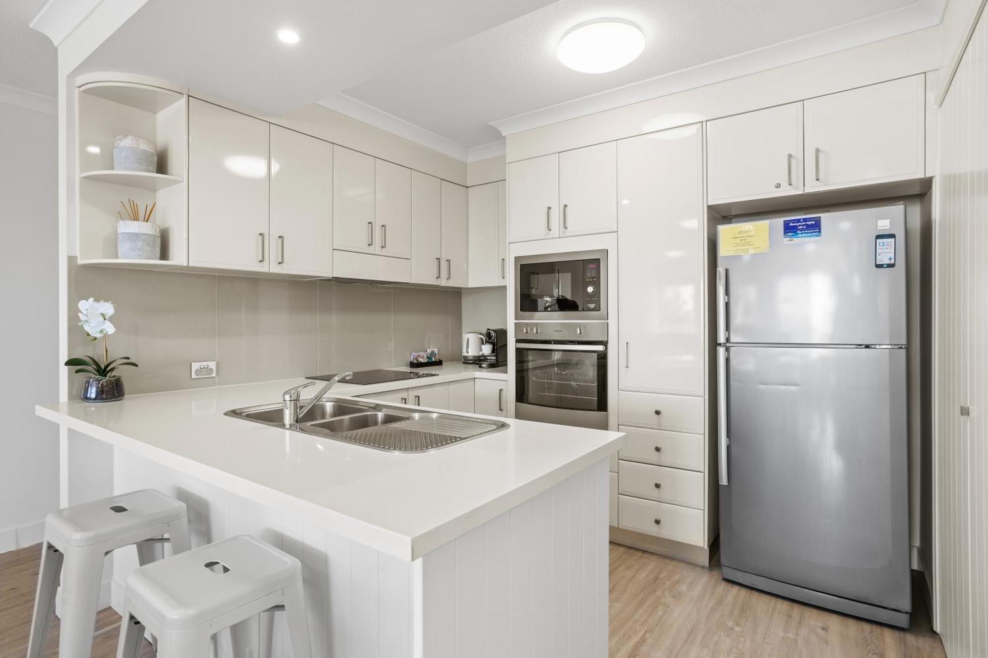 Ultiqa Burleigh Mediterranean Resort Gold Coast Exterior foto